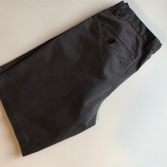 Banana Republic Aiden Short Dark Gray - Picture 2 of 2
